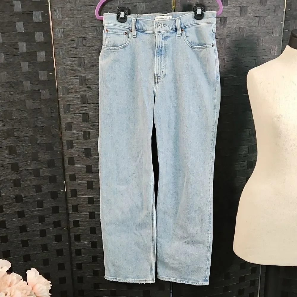 Abercrombie & Fitch The 90's High Rise Light Wash Jeans Size 29 (Size 8) - Picture 3 of 15